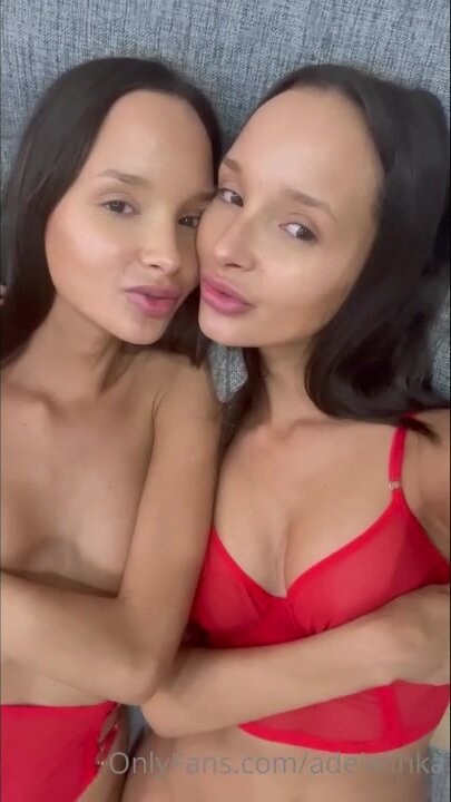Аделина и Алина Фатхеевы (adelalinka) onlyfans