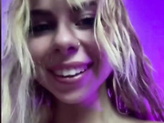 Your-Alice - киска крупным планом