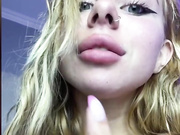 Your-Alice - киска крупным планом