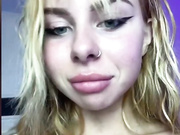 Your-Alice - киска крупным планом