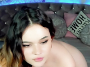 BabeDiva разделась и встала раком