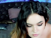 BabeDiva разделась и встала раком