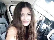 LuckyAlice-2021-09-22 дрочит в машине