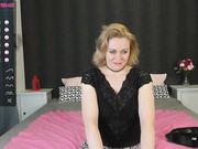 Mia__bond