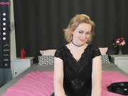 Mia__bond