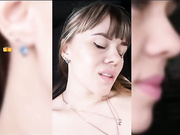 VaniLLa_sexy ласкает себя в машине-22