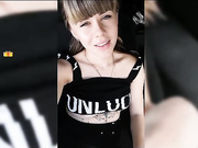VaniLLa_sexy ласкает себя в машине-23