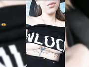 VaniLLa_sexy ласкает себя в машине-23