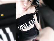 VaniLLa_sexy ласкает себя в машине-24