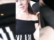 VaniLLa_sexy ласкает себя в машине-24