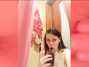 nadezhdamrrr шалит с расческой в ванной