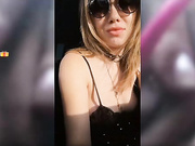 VaniLLa_sexy ласкает себя в машине-26