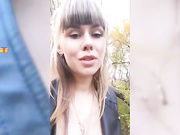 VaniLLa_sexy ласкает себя на прогулке