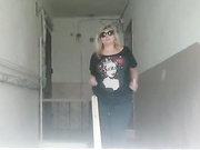 aniutkamau (в подъезде)