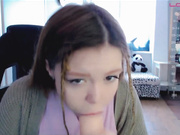 Kiska-Sofia берет в ротик