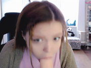 Kiska-Sofia берет в ротик