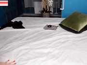 Lora шалит с дилдо