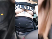 VaniLLa_sexy ласкает себя в машине-26