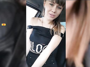 VaniLLa_sexy ласкает себя в машине-26