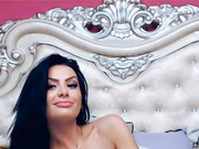 AmberWillis с анальной пробкой и игрушкой