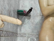 RedHeadGirl с дилдо в душе