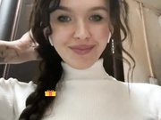 Cute-Anya обнажает грудь на работе-5