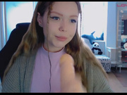 Kiska-Sofia дрочит и сосет-2