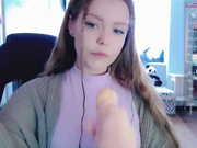 Kiska-Sofia дрочит и сосет-2