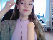 Kiska-Sofia дрочит и сосет-2