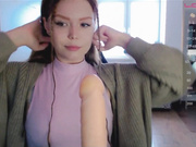 Kiska-Sofia дрочит и сосет-3