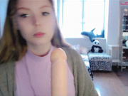 Kiska-Sofia дрочит и сосет-3