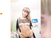 Vanilla_sexy обнажает грудь