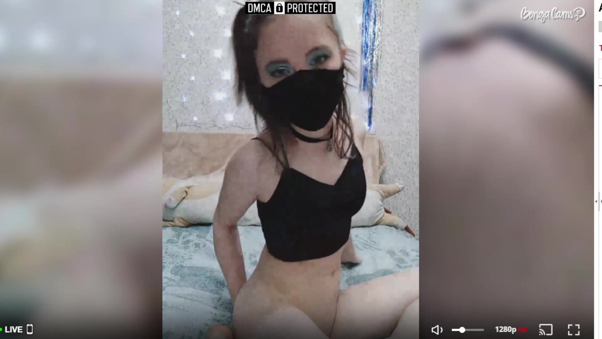 AikeKolti Show her body naked