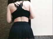 Lil (L)