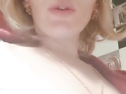 LILI.