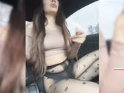 -MaybeBaby-кончает в машине-2