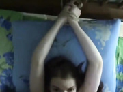 ДЕВУШКА СОСЁТ