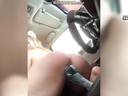 Ambassador скачет на коробке