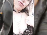 VaniLLa_sexy ласкает себя на прогулке-2