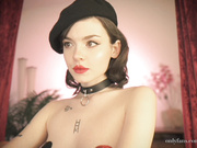 auddicted танцует topless