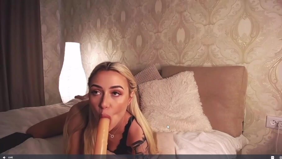 NaughtyBlond4