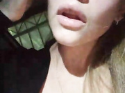 ----Angel--- (отсосала прохожему)
