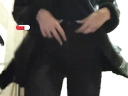 -Your_lusi- дрочит в туалете