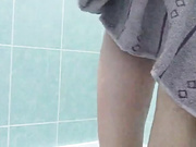 Голенькая в душе