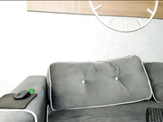 Модель показала соблазнительные ножки и колготки