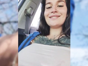 Dream-Alia дрочит в машине