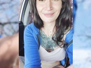 Dream-Alia дрочит в машине