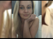 Lera_78 разделась и показала дырочки в туалете