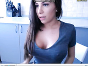 Стонет от вибратора