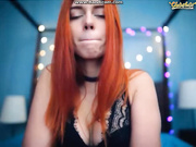 Стонет от вибратора